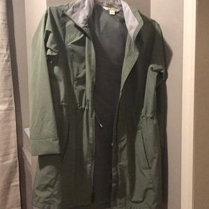 Cute women’s olive green rain coat!